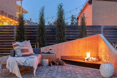 25 Outdoor Fireplace Ideas That Are Warm And Cozy