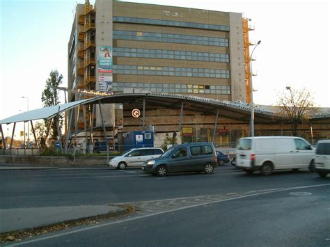 A bengáli villamos mögött van napjainkban az autóbusz végállomás. Örs vezér tere - Az óriás ´nem-tér´ története II.