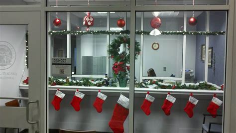 Get The Best Office Christmas Decorations Ideas For You