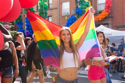 25 Inspiring Images From The NYC Pride March Pride Parade Lgbt