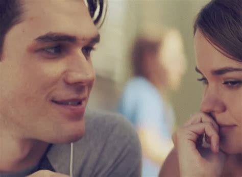 Netflix app for windows is free to download and offers users a range of features and functions. Riverdale-Star KJ Apa spielt in Netflix-Liebesfilm "The ...
