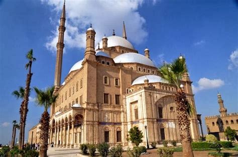 Masjid negara dikenal sebagai masjid terbesar ketigabelas di dunia. 10 Masjid Terbesar di Dunia ~ Melochildz Gallery