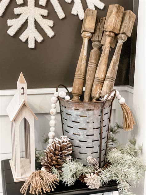 budget friendly Christmas decorating hacks  ReFabbed