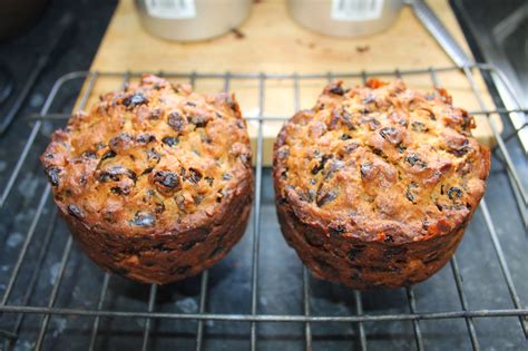 A little bit country: A Christmas kitchen.......Ginger Ale Fruit cake
