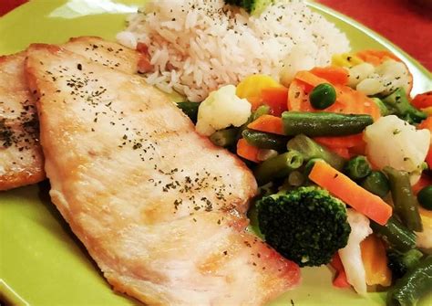 Natúr csirkemell párolt zöldségekkel és rizzsel | Anikó Kecskeméti receptje - Cookpad receptek