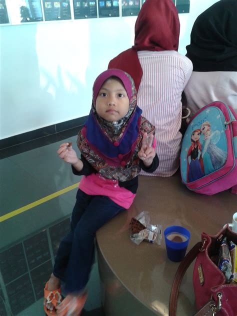 3 nonember 2011 ( khamis ) kilang roti gardenia & muzium negeri selangor 7.45 pagi 9.00 malam. * DIARI SUMYSYA *: Lawatan ke Kilang Roti GARDENIA