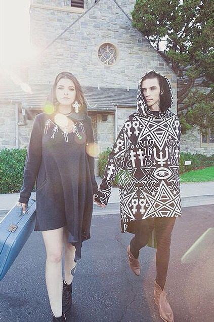 Beste qualität & große auswahl an brautkleidern, ab € 79, jetzt kaufen bitte. Andy and Juliet at Dollskill photoshoot | Black veil ...