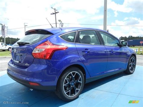 Performance Blue 2013 Ford Focus Se Hatchback Exterior Photo 69747376