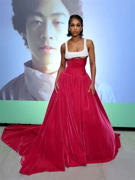 Marjorie Girl Lori Harvey Takes Nyc In Red Rosette Cutout Image Wide
