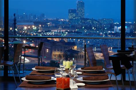 Una experiencia de noche romántica en barcelona, una forma distinta de entenderla sobre un esplendido yate. Planes Románticos en Barcelona para Parejas | El blog de ...