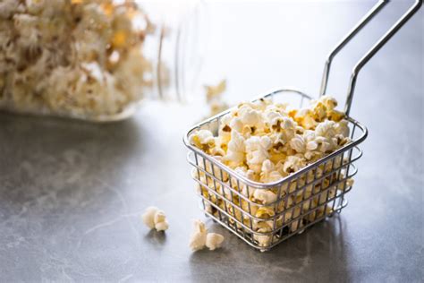 How To Make Perfect Popcorn On The Stove Passionately Keren