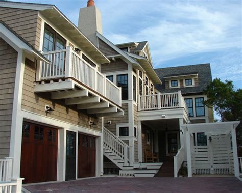 South florida residents have plenty to enjoy from the nearly all year round sunshine and beach waves to the lively culture and endless things to do. Florida Vernacular Architecture Home Design Ideas, Pictures, Remodel and Decor