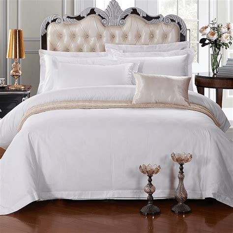 The most common luxury bedding set material is cotton. Wholesale Luxury Hotel Collection Cotton Polyester Bed ...