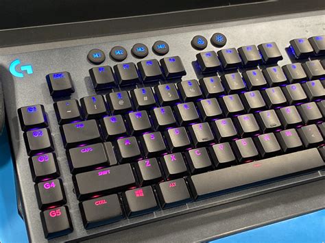 Its A Real Shame The G915g815 Has Those Mandatory Yellow M Keys Even