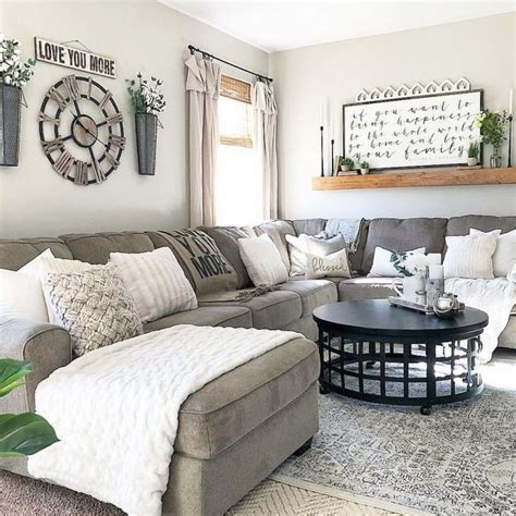 Grey Farmhouse Living Room In 2020 With Images Farmhouse Decor