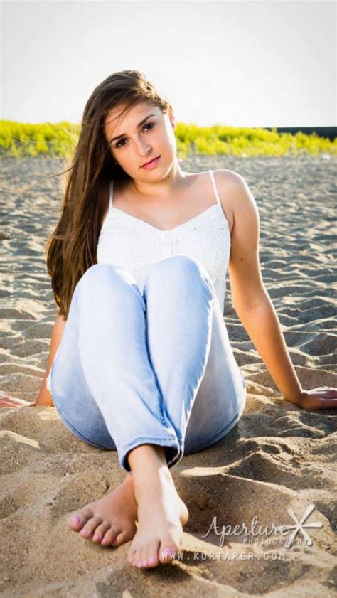 Pin By Aperture Photography On Aperture Photography Senior Pictures Girl Senior Pictures Girl