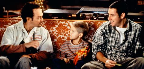 Muchos dicen que su humor es muy repetitivo e infantil, sin embargo, la realidad es que la gran mayoría de sus películas han tenido gran éxito. Así fue el reencuentro de Adam Sandler con su "hijo" de Un ...