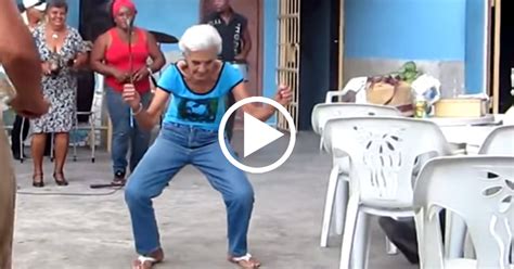 ¡espectacular ¡una Abuelita De 90 Años Se Despelota Bailando Música Cubana Cubaconecta 🇨🇺