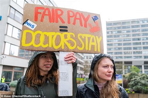 Thousands Of Junior Doctors In England Go On Strike Today As 72 Hour
