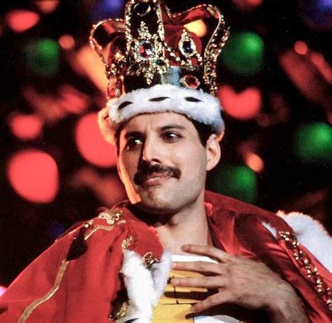 Freddie mercury (born farrokh bulsara; Gay e non del passato famosi (anche) per i loro baffi - Gay.it