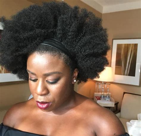 Uzo Aduba Has Been Rocking Her Natural Hair And We Are All Loving It Hair Beauty Beautiful