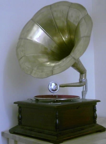 Maybe you would like to learn more about one of these? Lagu Melayu Lama: GamBar Hiasan