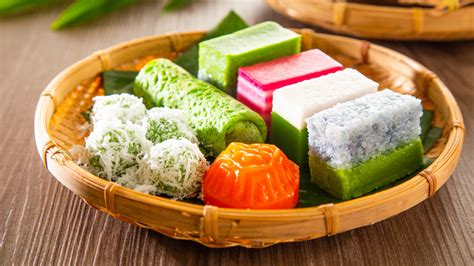 Malaysias Kuih Desserts Are A World Of Colors And Flavors