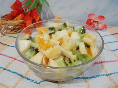 Простой фруктовый салат со сгущенкой - как сделать фруктовый салат, пошаговый рецепт с фото