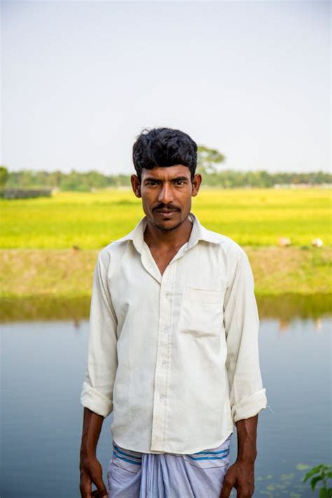 Man Looking Sideways Posing In Indian Ethnic Wear · Free Stock Photo