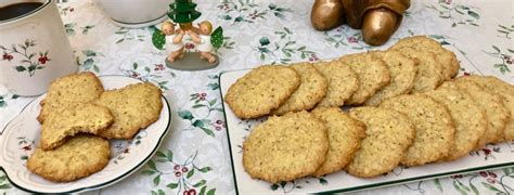 This recipe belonged to my mother. Traditional German Oatmeal Cookies | Austrian recipes, German gingerbread recipe, German baking