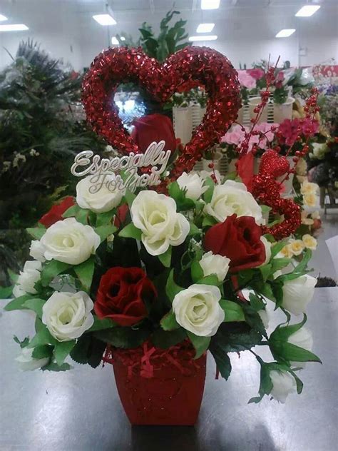 Valentines Heart Roses Table Arrangement Valentine Bouquet Valentines