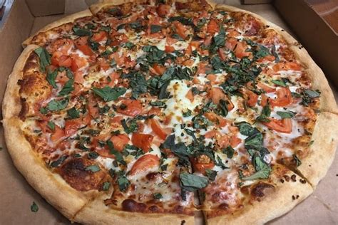 Santa Anas 3 Best Spots For Inexpensive Pizza