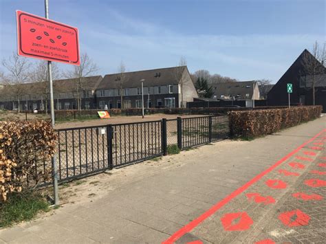 Dit Betekenen De Rode Verkeersborden In Tilburg Indebuurt Tilburg