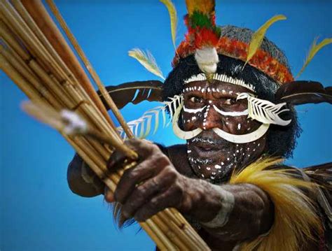 √ 4 Pakaian Adat Papua Aksesoris Dan Senjata Khas
