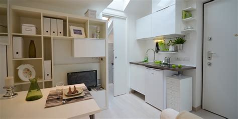 L'appartamento si trova al 5^piano con ascensore ed e' composto da: Monolocale di taglia small nella mini mansarda. 8 spunti per sfruttare bene lo spazio - Cose di Casa
