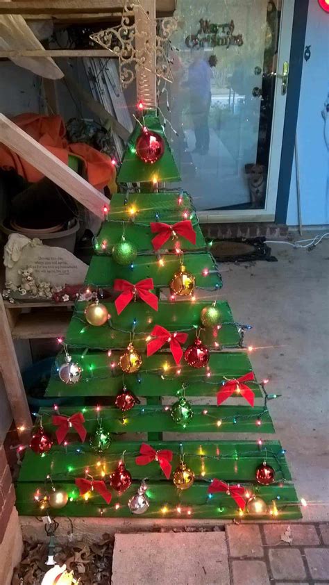 Little Green Pallet Christmas Tree 1001 Pallets