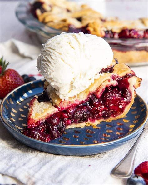 This Mixed Berry Pie Is The Best It Has A Perfectly Buttery And Flakey