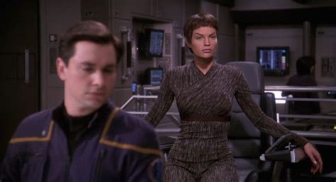 Jolene Blalock As T’pol Taking Command Of The Enterprise Detention Season 1 New Star Trek