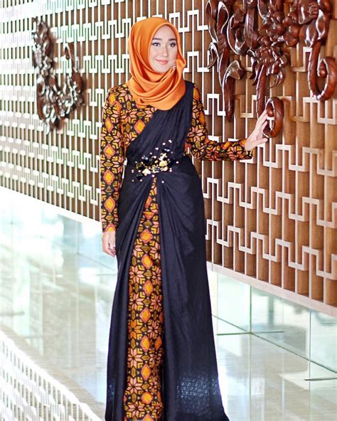 Model Kebaya Model Baju Batik Kombinasi Kain Polos Untuk Wanita 26 Trend Gamis Batik Kombinasi