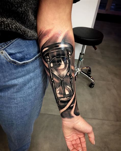 Amazing Hourglass Tattoo Designs That Will Blow Your Mind