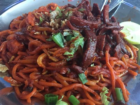 Just look at the 'sambal sotong' and color of the mee. food+road trip: Hameed Pata Special Mee Sotong @ Esplanade ...