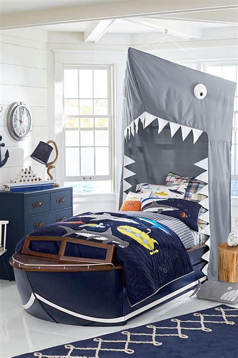Today's little dudes want graphic prints and fun wall decals. Top 10 Ocean Themed Kids Room Designs | Themed kids room ...