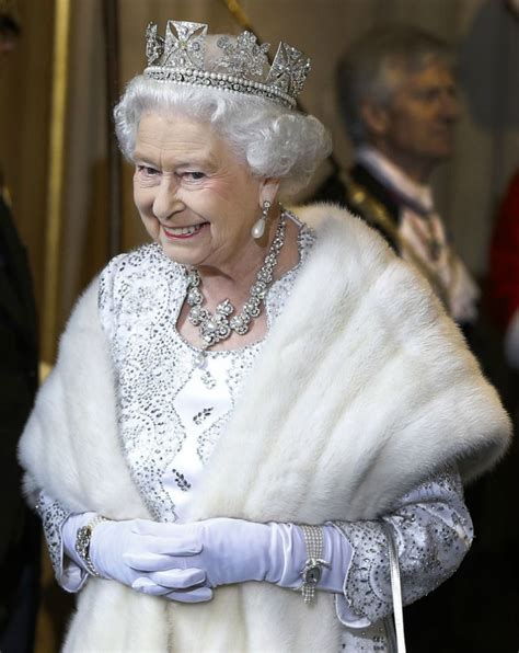 A Smile From The Queen Myroyals Fashİon Queen Elizabeth Attends