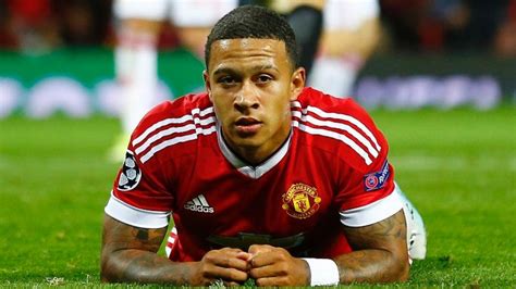 Foto Blind Coret Memphis Depay Dari Timnas Belanda