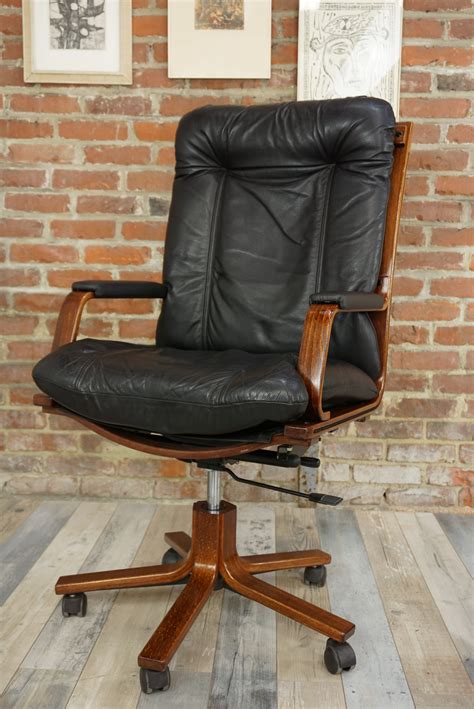 Buy office chair vintage at astoundingly low prices without compromising quality. Vintage swivelling office chair in wood and leather ...