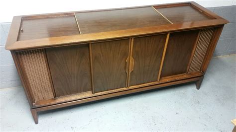Magnavox Tv Stereo Cabinet With A Surprise Available On Phoenix