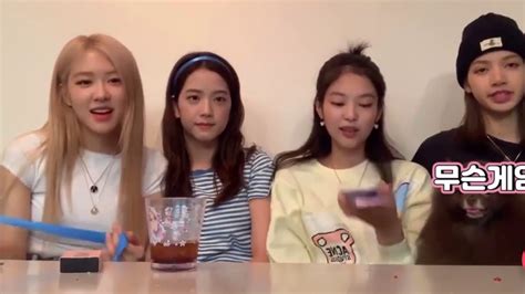 In previous blackpink concerts, each member had a solo stage. BLACKPINK 3RD ANNIVERSARY #BlackPink - YouTube