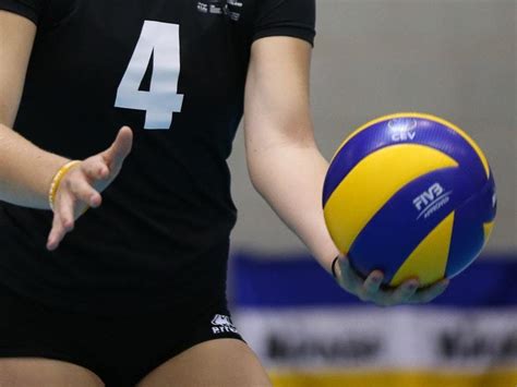 Watch a volleyball player channel their inner footballer in this 