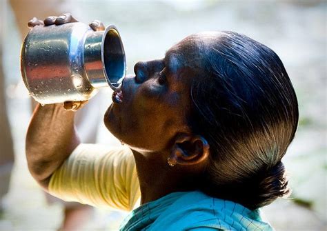 Thirsty Woman Drinking Water India Water Photography Art Drawings