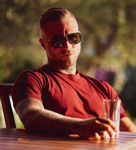 Weil cousins wieder rein in den knast geh'n, nur wegen schwachsinn. Kontra K | Kontra k, Deutsche rapperin, Styling kurzes haar